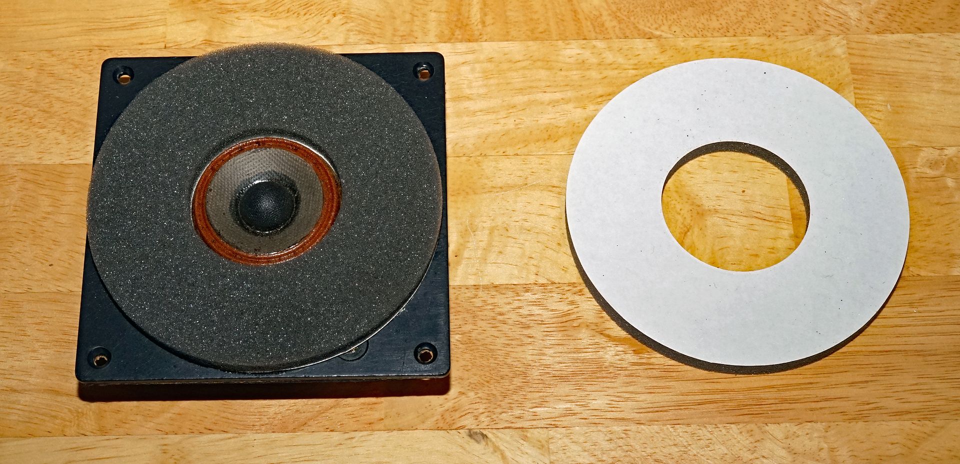  photo LE-25 foam surround 1a_zpsxeawnikf.jpg