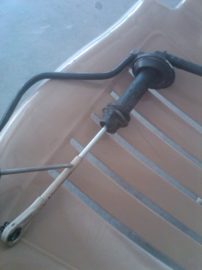 Broken clutch fluid reservoir hose, can't shift, Ford Ranger Forum