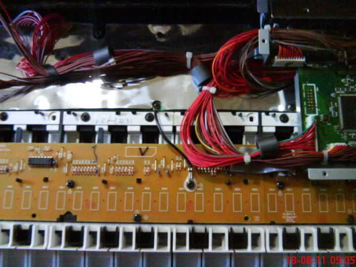 Korg X50: Limpiando la rueda de datos (Value) Korg X50: Limpiando la rueda de datos (Value)