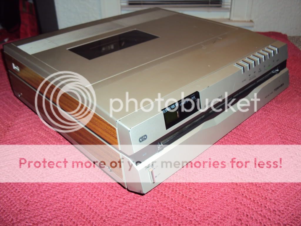 Toshiba VP 100 CED Selectavision video disc player  