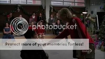 Download Season 3 Episode 09 Extraordinary Merry Christmas Glee Recap Funny Tv Recaps Television Episode Guides Reviews Summaries Recap Everything Yellowimages Mockups