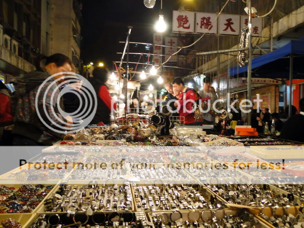 hong kong temple street market
